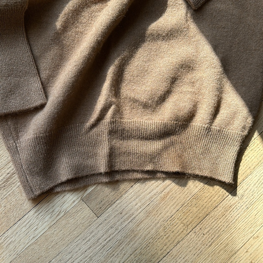 Elegant Brown Women's Sweater Set - Picture 14 of 16